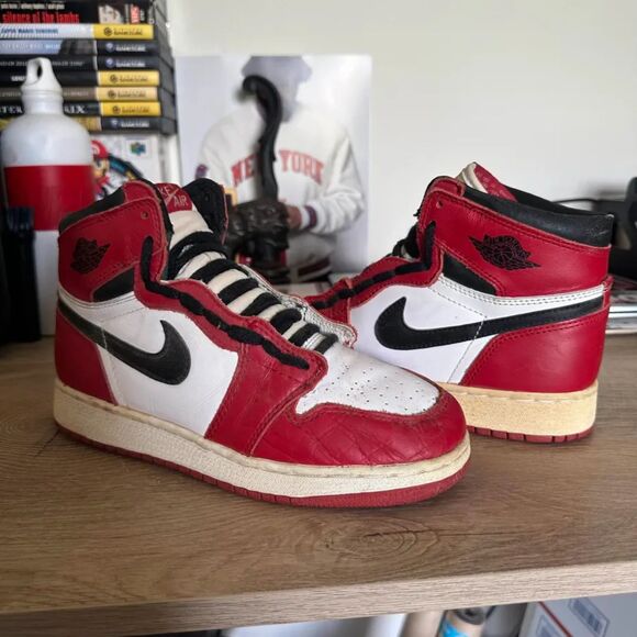 Vintage 1994 Nike Jordan 1 Chicago 153126-101 Size 5Y US - Picture 1 of 8